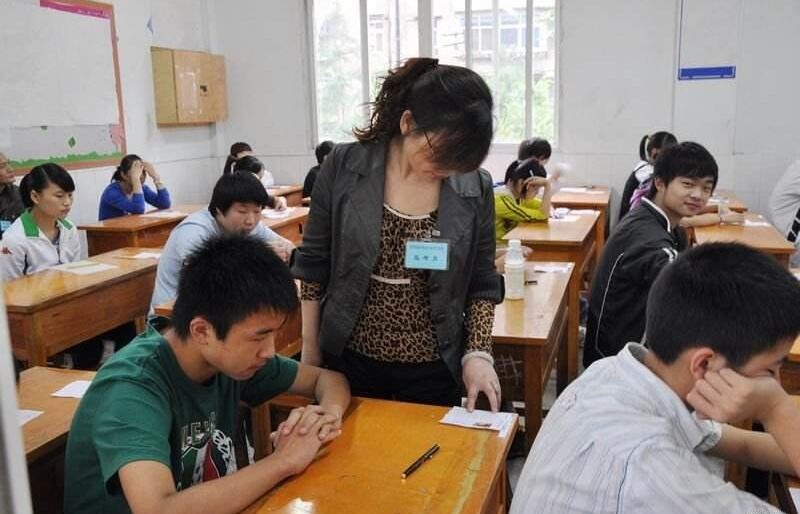 高考倒计时，防范替考从身份核验开始