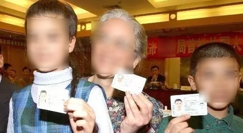 在华外国人新“身份证”启用，可用身份证阅读器核验